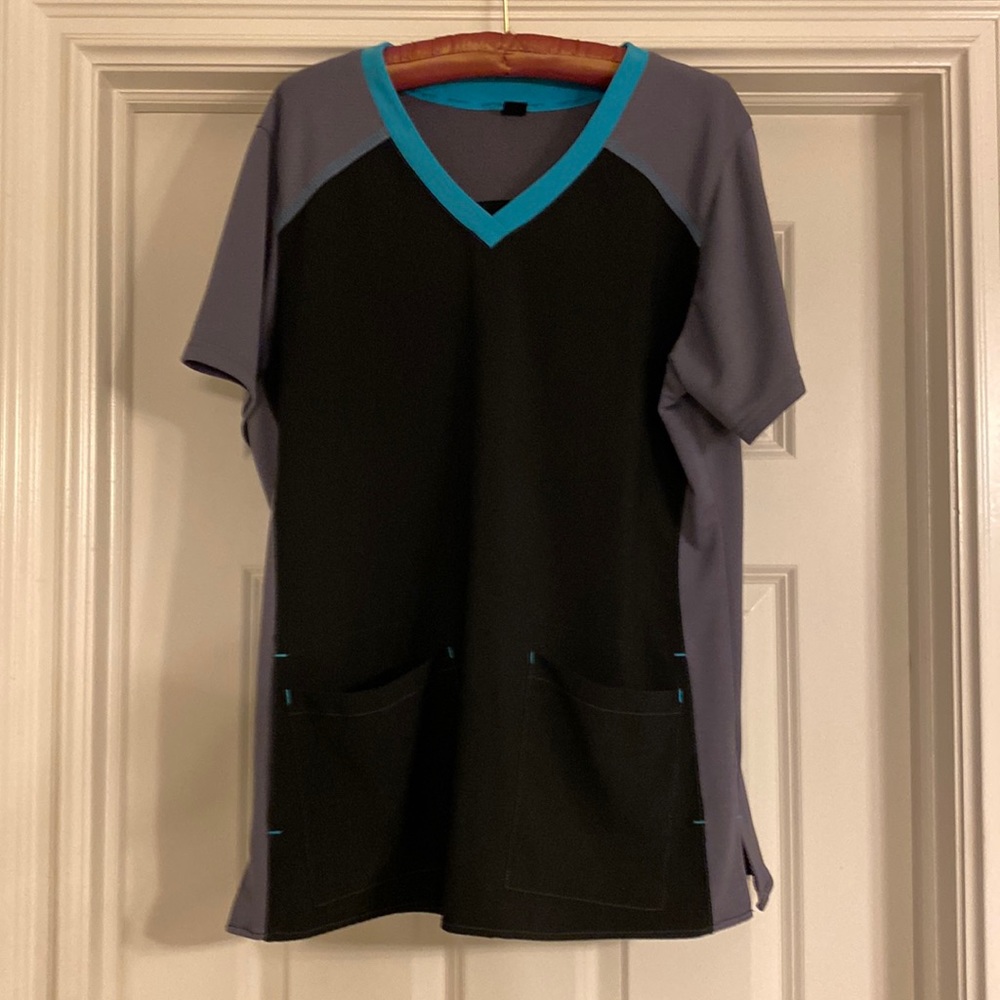 Scrub set